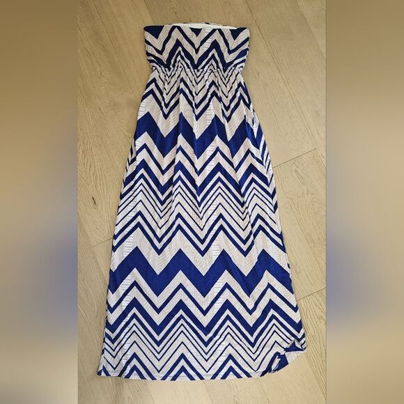 🎁Blue and Beige Chevron Strapless Dress - Picture 3 of 3